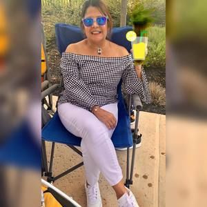 Meet your Posher, Estela